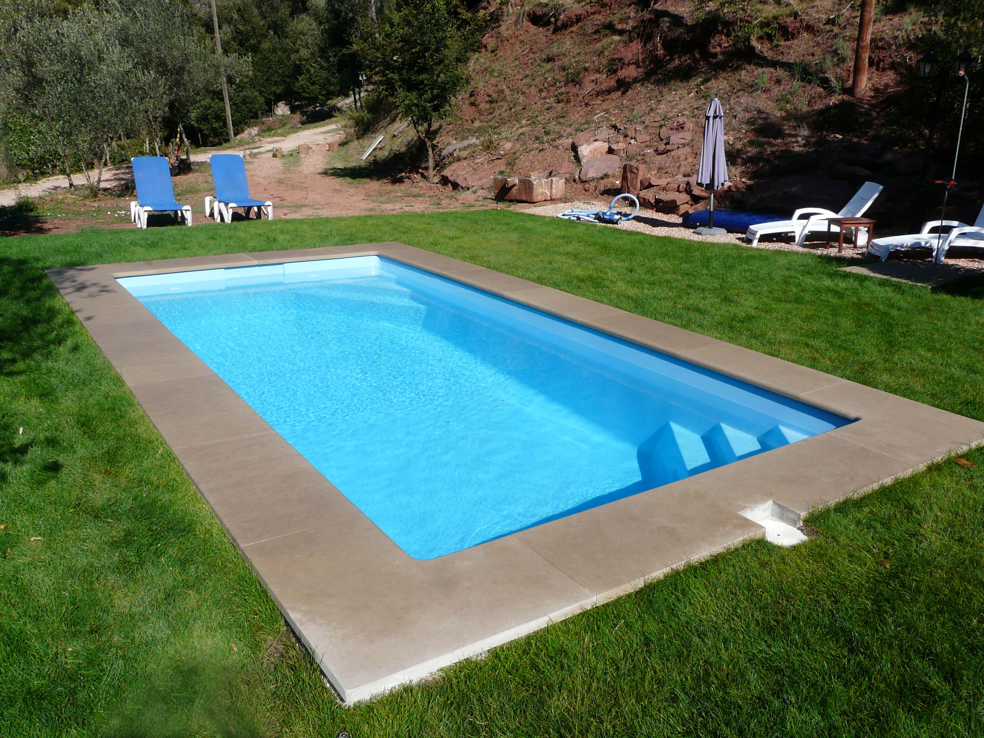 Instalación de piscinas de poliéster - Piscinas